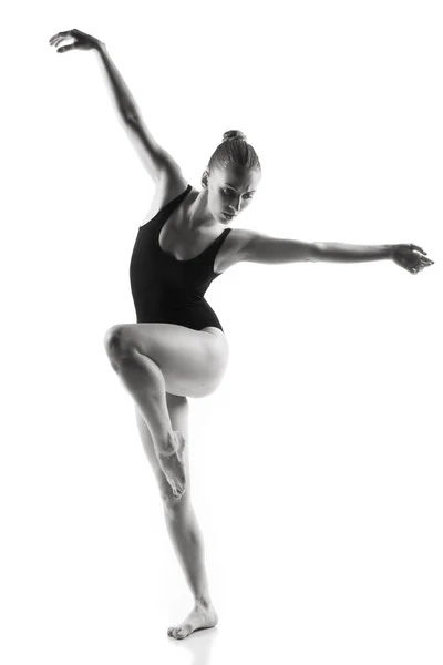 以白人为背景的现代芭蕾舞演员 — 图库照片