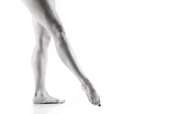 Balletttänzer Beine über Weiß — Stockfoto