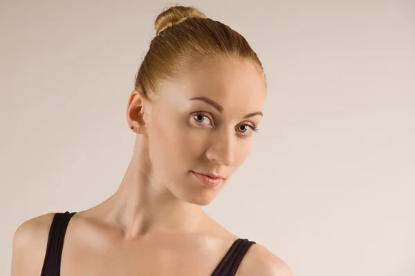 Jonge moderne balletdanser — Stockfoto