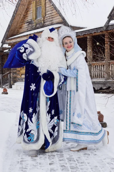 Russian Christmas characters: Ded Moroz (Father Frost) and Snegu — Stock Photo, Image