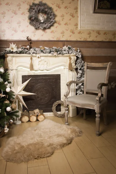 Decorazioni natalizie in camera — Foto Stock