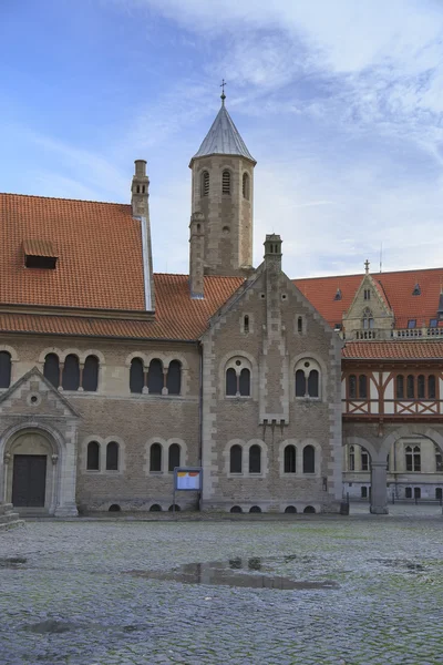 Plein in de buurt van Braunschweig kathedraal — Stockfoto