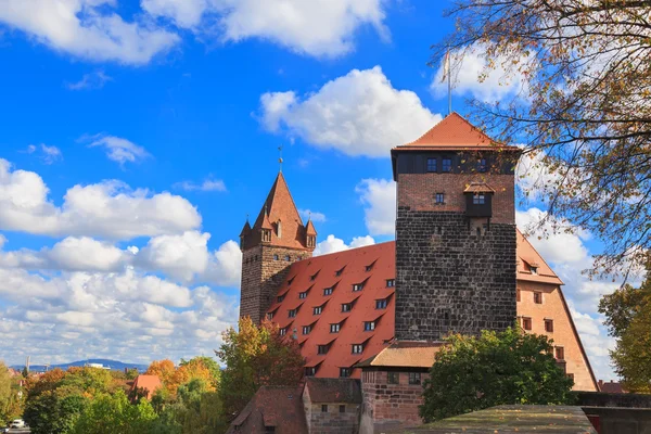 Нюрнберзький замок з синього неба — стокове фото