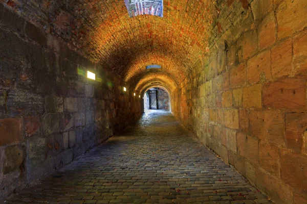 Túnel de ladrillo —  Fotos de Stock