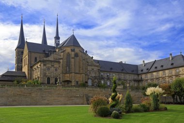 Kloster Michelsberg (Michaelsberg) Katedrali ve Bambu Bahçe