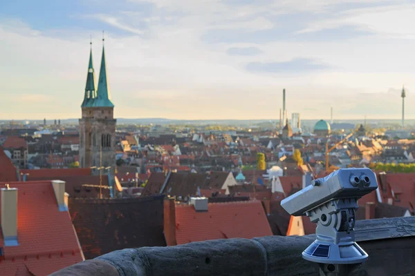 ニュルンベルク城の望遠鏡、都市の眺め, — ストック写真