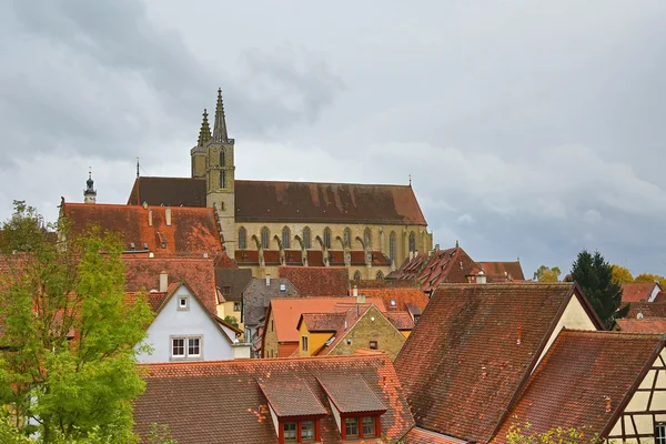 Rothenburg em paisagem urbana de Tauber com telhados de casa — Fotografia de Stock