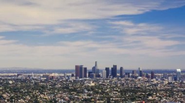 Los Angeles şehir merkezinde, kuş bakışı güneşli gün, timelapse
