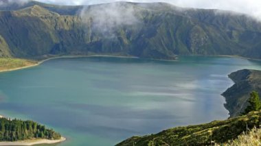 Lagoa do Fogo ve San Miguel Azor Adası üzerinde Yeşil Vadi
