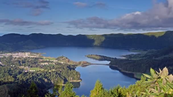 Lagoa Verde y Lagoa Azul en la isla de San Miguel de Azores, timelapse — Vídeos de Stock
