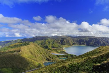Lagoa do Fogo ve San Miguel Adası'Yeşil Vadi