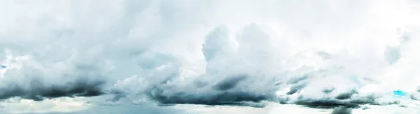 Panorama céu nublado — Fotografia de Stock