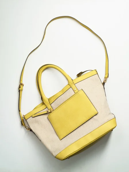 Yeni sarı çanta — Stok fotoğraf