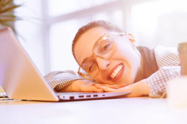 Freelance kobieta odpoczynku — Zdjęcie stockowe