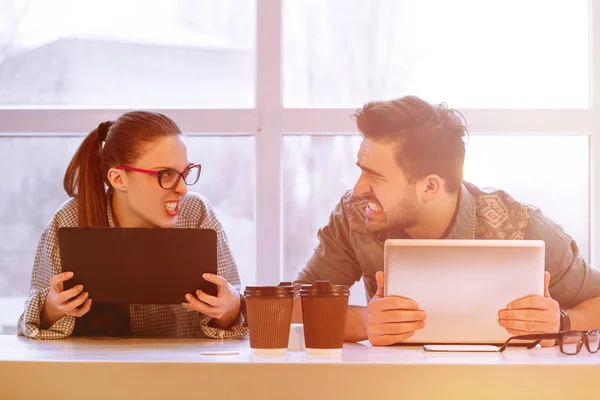 Dos Freelancers en el cargo — Foto de Stock