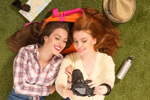 Happy girls making selfies — Stock Photo, Image