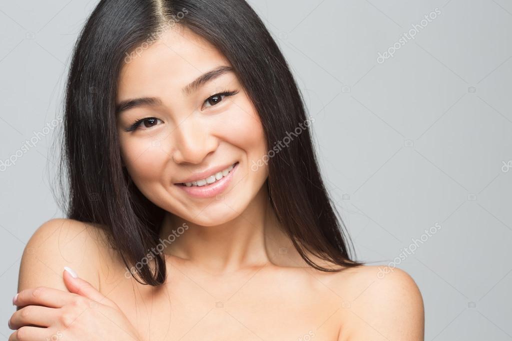 Asian nude lady in studio — Stock Photo © svyatoslavlipik 113221140