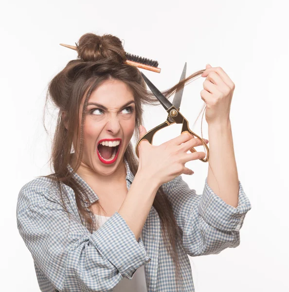 Woman doing hairstyle in studio — 스톡 사진