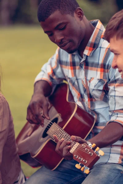 Mejores amigos en el picnic — Foto de Stock