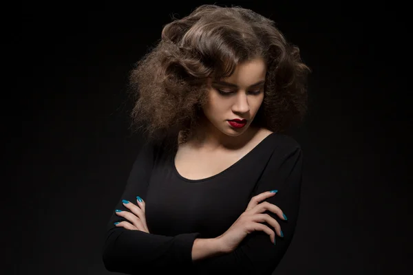 Senhora bonita com penteado moderno — Fotografia de Stock