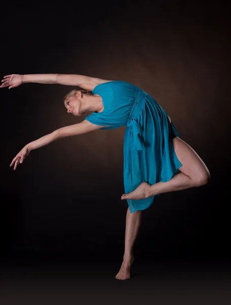 Beautiful woman in motion — Stock Photo, Image