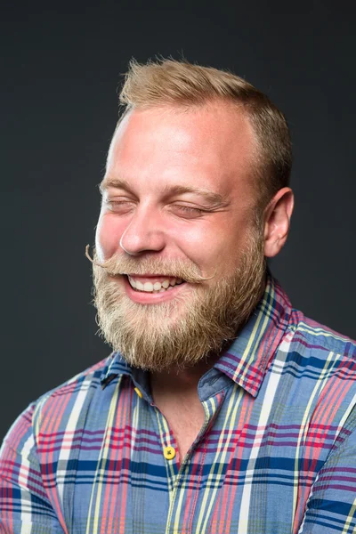 Hombre barbudo feliz —  Fotos de Stock