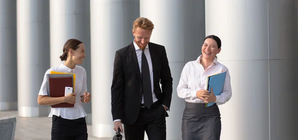 Business people walking — Stock Photo, Image