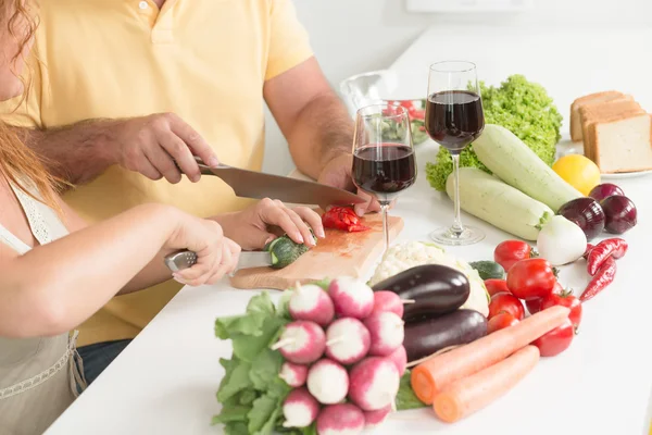 Cocinar en la cocina — Foto de Stock