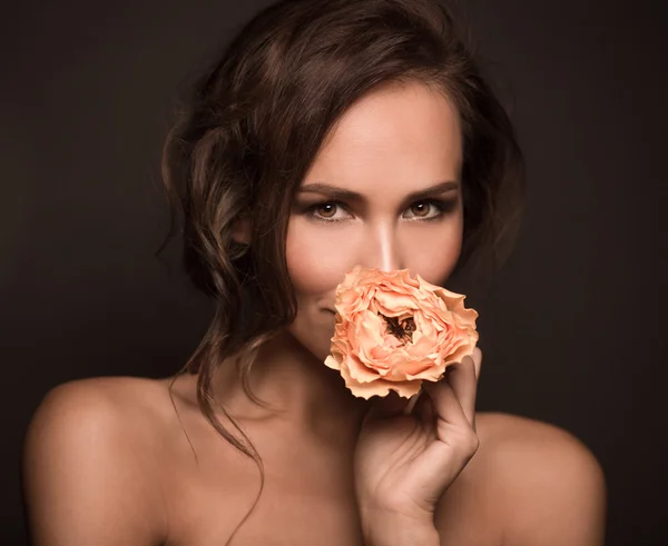 Portrait of professional model girl with orange rose — Stock Photo, Image