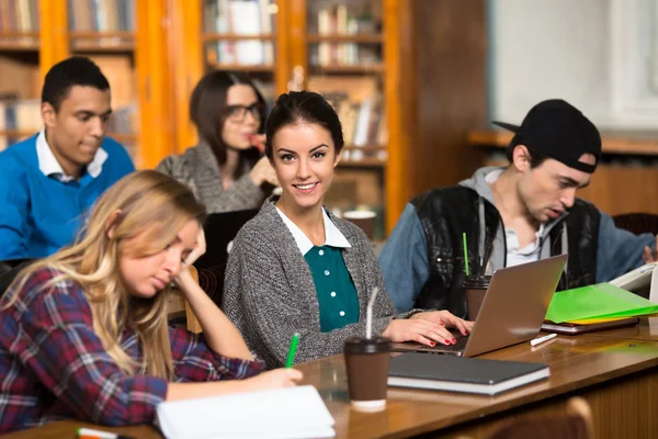 Portrét mnoha studentů — Stock fotografie