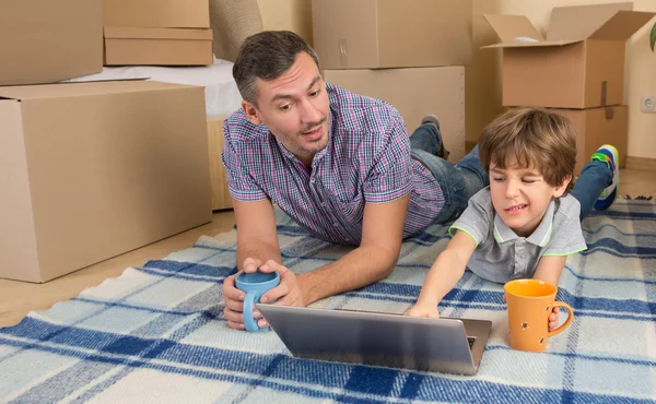 Mudarse a una nueva casa — Foto de Stock