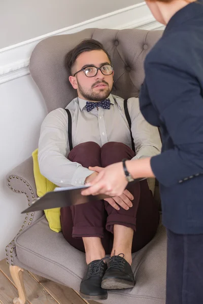 Young Man at the psychotherapist — Stock fotografie