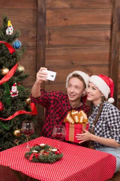 Couple making selfies — Stock Photo, Image