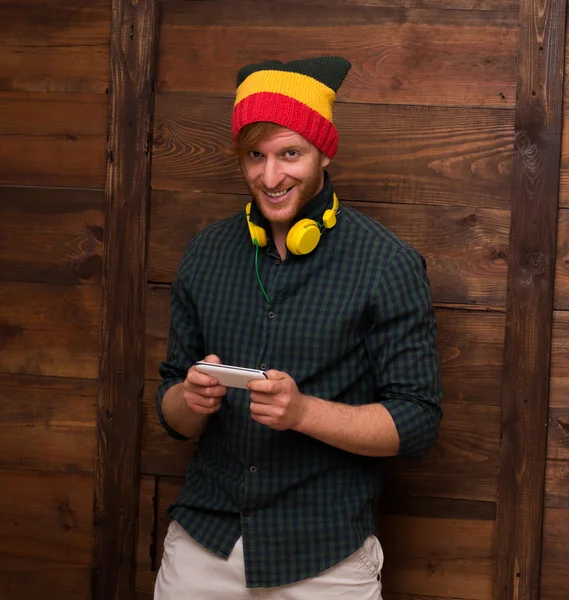 Hipster man with mobile phone — Stock Photo, Image