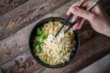 Çin eriştesi. Üstten Görünüm.