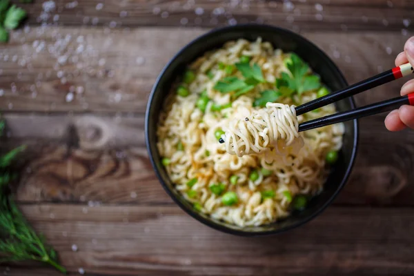 Çin eriştesi. Üstten Görünüm.