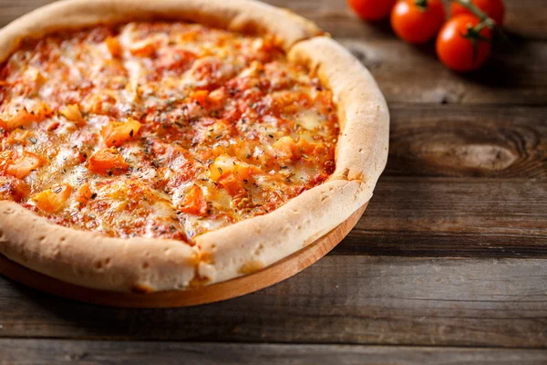 美味的意大利披萨 — 图库照片