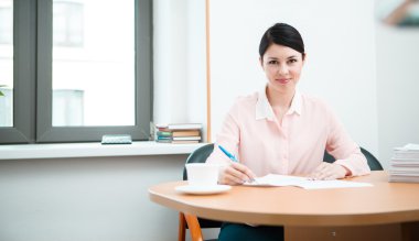 wonam oda ofis gazetelerde çalışmak.