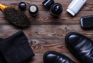 Fırçalar, balmumu, Ayakkabı, Aksesuar