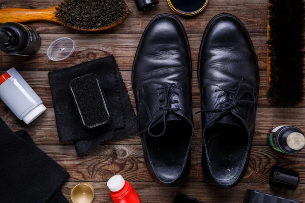 Shoe wax, brush and boot — Stock Photo, Image