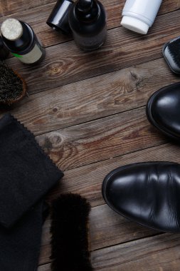 Fırçalar, balmumu, Ayakkabı, Aksesuar