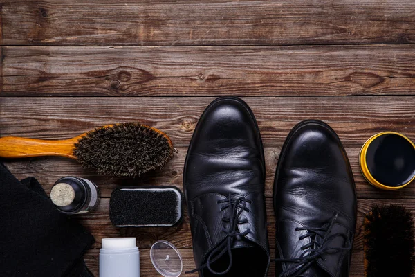 Shoe wax, brush and boot — Stock Photo, Image