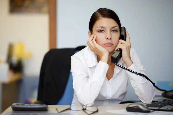 Mujer de negocios cansada — Foto de Stock