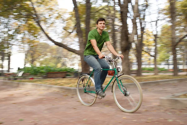 Im Park Sport, Radfahren — Stockfoto