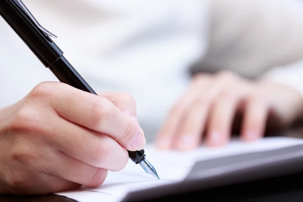 Woman working with documents — Stock Photo, Image