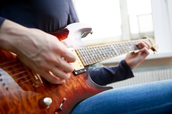 Electric guitar player — Stock Photo, Image
