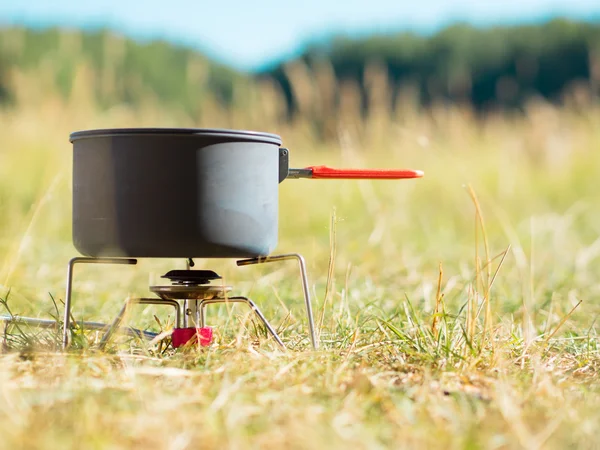 Puede en estufa de camping portátil —  Fotos de Stock