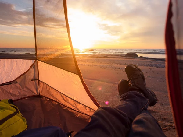 Vilar på havet efter vandring — Stockfoto