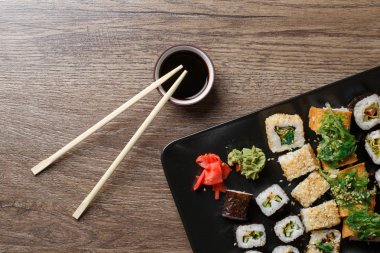 Suşi rulo çeşitli