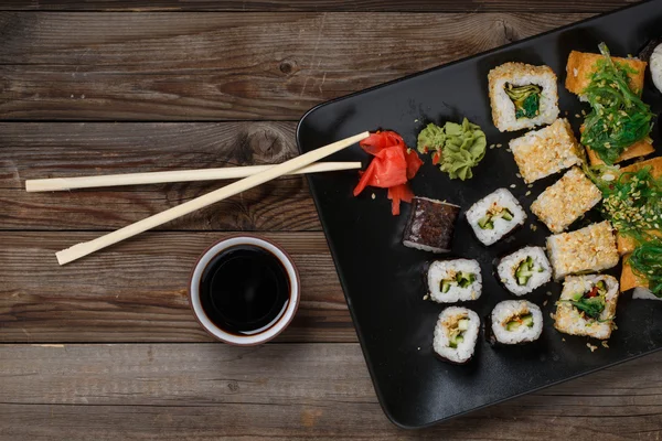 Olika av sushi rullar — Stockfoto